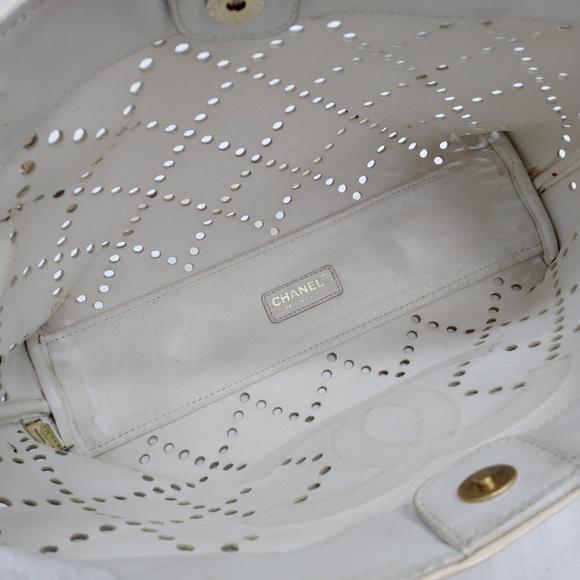 Chanel Tote Beige Patent leather - Picture 7 of 9
